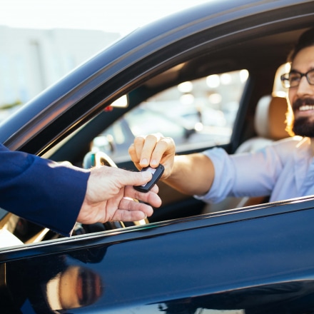 Gebrauchtwagenvermarktungverkauf eines Gebrauchtwagens durch SE-Carmanagement